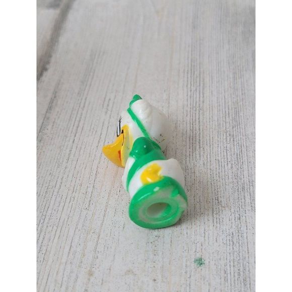 Miniature green outfit Daisy Duck Disney Pixar toy figure - Picture 4 of 5